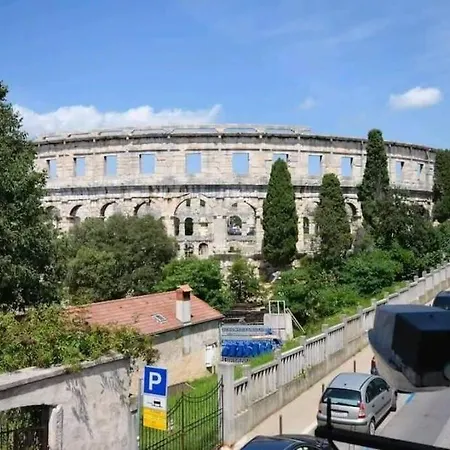 Colloseum View From The Apartman Pula